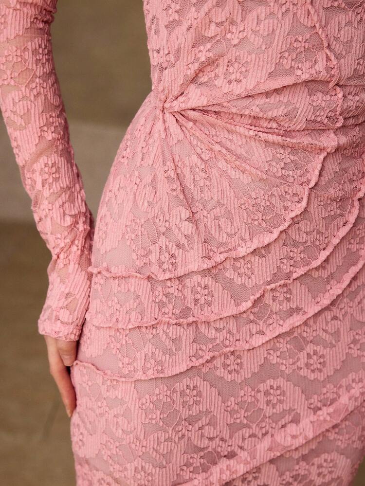 ROBE FENDUE FRONCÉE EN DENTELLE, PRINTEMPS/ÉTÉ