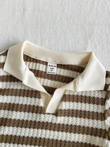 SHEIN 2 件装 男童休闲运动学院街头可爱度假条纹翻领 POLO 衫和卡其色短裤套装 适合儿童服装 男童服装 返校男孩套装 适合生日派对、晚会、表演、婚礼、洗礼、开幕式 日常 适合日常使用 适合上学 适合旅行 适合运动 适合春夏季节