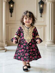 SHEIN 女婴优雅可爱黑色花卉图案金色滚边长袖连衣裙 - 黑色 - 查看 6