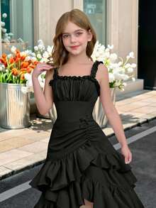 SHEIN Serisse Kids 少女杏色胸部褶皱多层不对称吊带腰身优雅连衣裙，法式仙女裙，春季郊游，情人节，生日派对，圣诞派对，情人节，女孩优雅黑色连衣裙，少女短款吊带优雅连衣裙，少女荷叶边连衣裙 - 黑色 - 查看 4