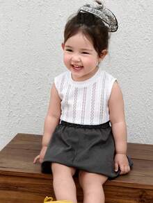DAZY Conjunto de 2 peças para bebé menina, t-shirt sem mangas texturada e saia de cor lisa, verão, para criança pequena - Branco - Ver 11