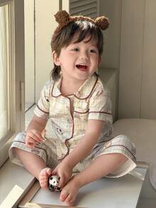 DAZY Set de pijama de 2 piezas con camisa de manga larga con cuello vuelto y pantalones con estampado de dibujos animados para niños pequeños - Beis - Ver 6