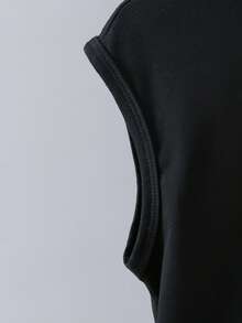 SHEIN Bộ đồ mùa hè dễ thương gồm áo không tay cổ tròn và quần short, thích hợp cho kỳ nghỉ, du lịch, thư giãn và tắm nắng. - màu đen - Xem 3