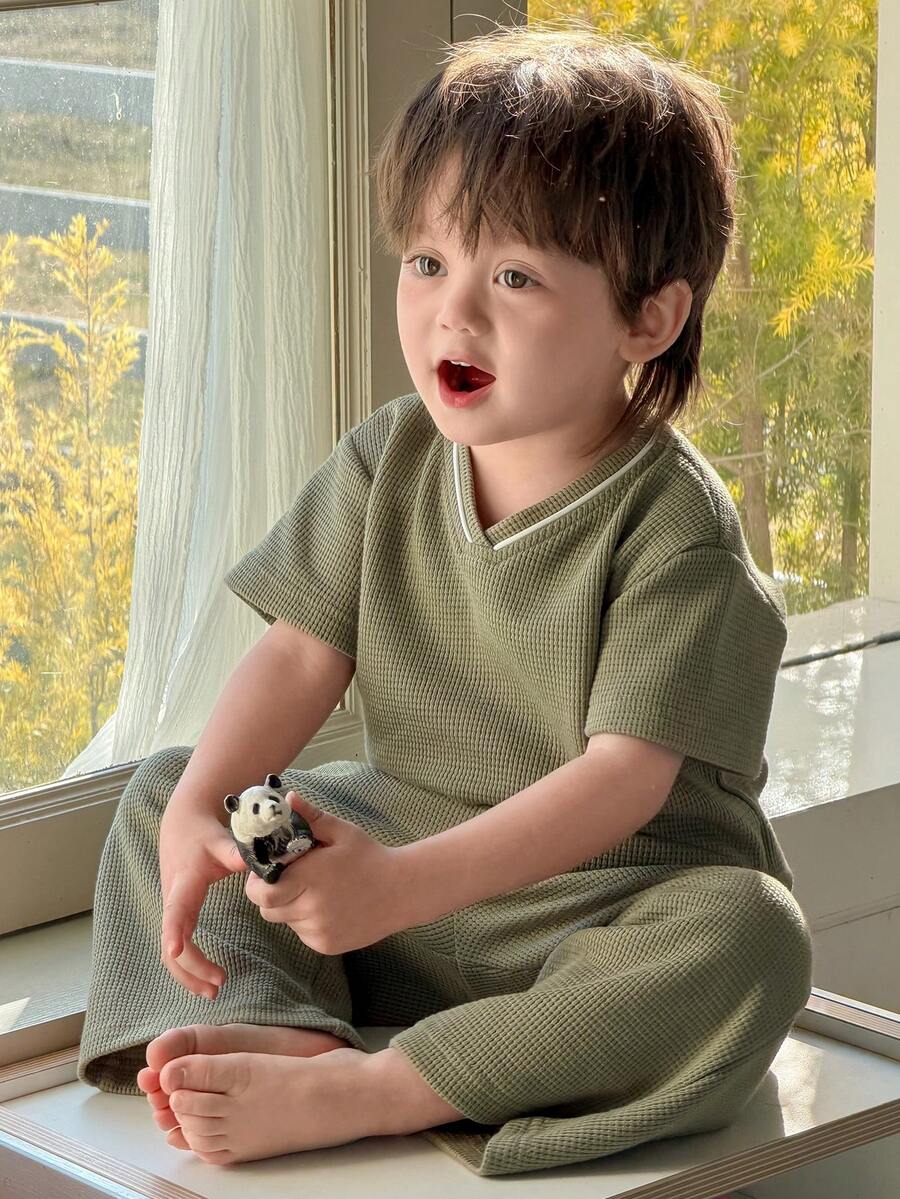 Dazy Kids 2pcs Toddler Boys' V-Neck Casual Long Sleeve T-Shirt And Pants Homewear Set - Green - View 1