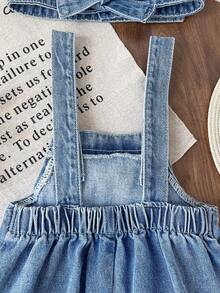 LMoss Kids 女婴蓝色牛仔背带裤，配有3D蝴蝶结领和裤子 - 中等水洗藍 - 查看 3