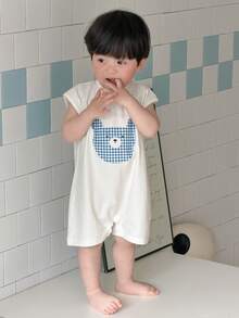 Dazy Kids 婴儿/幼儿男童卡通格子熊贴花无袖舒适连体衣 - 白色 - 查看 6