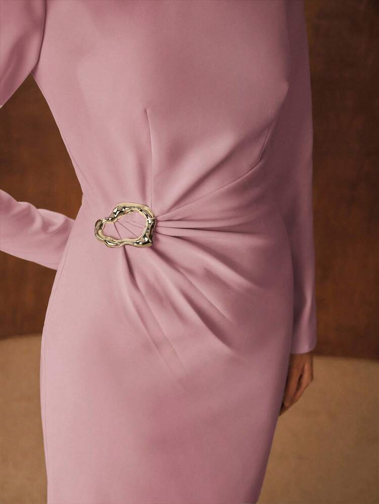 WOMEN'S METAL DECOR PLEATED MID-LENGTH DRESS
