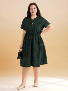 Momelise 大码女式休闲碎花V领纽扣短袖抽绳腰A字中长连衣裙 - 墨綠色 - 查看 4