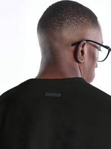 Áo thun SUMWON Essential Regular Fit cao cấp cổ tròn tay ngắn, thoải mái hàng ngày, chất liệu cơ bản, với logo tối giản trên ngực. - màu đen - Xem 6