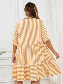 SHEIN CURVE+ 大码女式条纹V领蝙蝠袖短袖荷叶边下摆休闲连衣裙，适合秋季穿着，冬季女装，CURVE PLUS - 橘色 - 查看 2