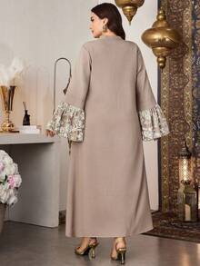 Al Najma Abito da donna elegante taglie forti con patchwork ricamato e paillettes, con dettagli in pizzo, in stile arabo - Grigio Chiaro - Visualizzare 2