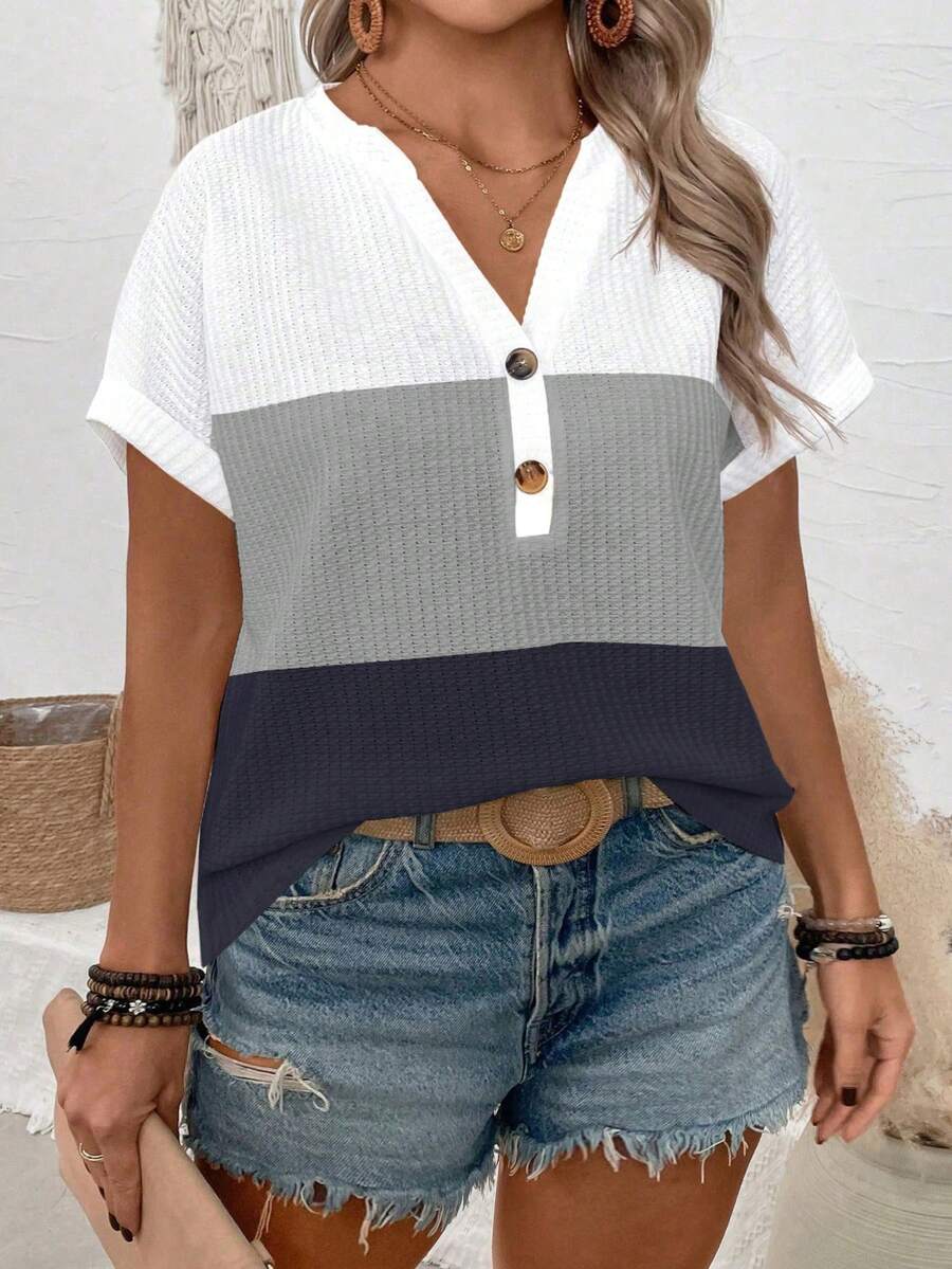 EMERY ROSE Nueva camiseta de mujer de talla grande con cuello en V, estampado de color contrastante y manga corta suelta - Blanco - Ver 1