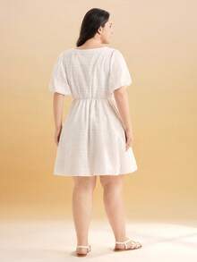 Momelise Đầm hè cỡ lớn, màu trơn, dáng chữ A, thêu jacquard, thắt eo. - trắng - Xem 3