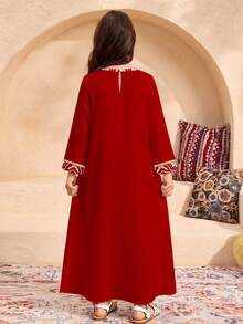 Áo Abaya cầu nguyện màu đỏ lựu, họa tiết hoa truyền thống, màu vàng tương phản, váy dài tay dáng rộng kín đáo thường ngày cho bé gái, váy dài tay thanh lịch, áo Abaya cầu nguyện cho trẻ em, thoải mái dễ chịu, trang phục thường ngày, áo Kaftan kín đáo, áo Jalabiya cho trẻ em, kiểu dáng mới, áo Jalabiya họa tiết hoa cho bé gái. - Nhiều màu - Xem 2