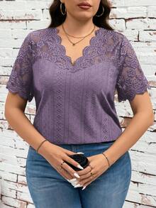 SHEIN Clasi 大码女式夏季休闲度假V领蕾丝拼接透视Schiffy T恤 - 紫色 - 查看 4