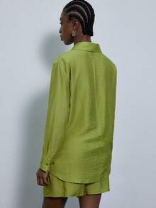 Aveloria Modichic Elegant, Intellectual High-End Commuter Textured Material Loose & Comfortable Women 2 Pieces Set: Long Sleeve Shirt & Shorts - Green - View 2