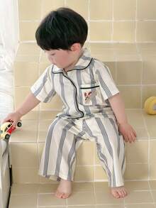 DAZY 2件套幼儿男童POLO领条纹卡通刺绣韩版舒适衬衫和裤子睡衣套装 - 米色 - 查看 3