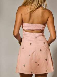 Aralina Damen Herbst/Winter/Sommer Lässig Boho Y2K besticktes süßes und sexy Blumen Bandeau Mini Kleid mit offenem Rücken, perfekt für Ausgehen, Country Konzert und Kirchenoutfit - Korallenrosa - Übersicht 2