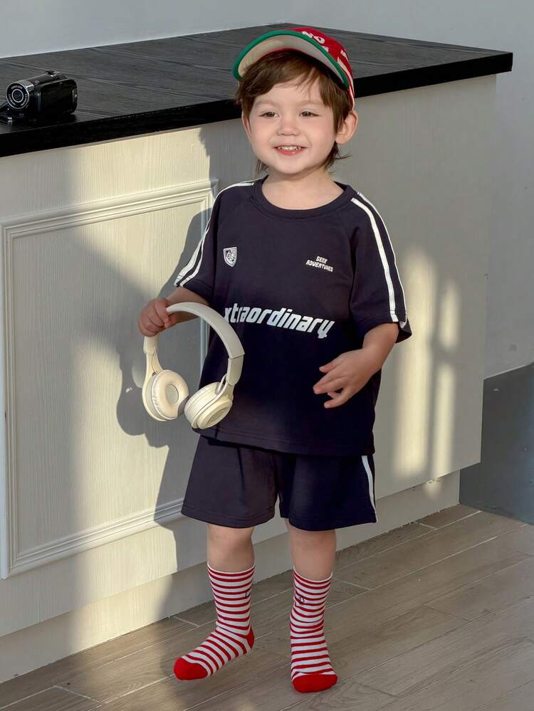 Toddler Boys' Casual English Print Short Sleeve T-Shirt And Shorts Set