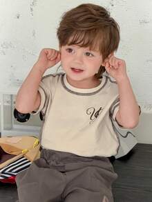 DAZY Camiseta de manga corta con cuello redondo, costuras de contraste y estampado de letras para niños pequeños, verano - Caqui - Ver 6