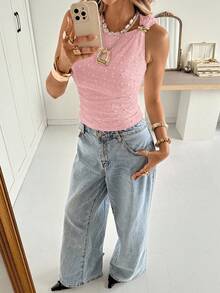 Siren Gaze Top ajustado de tirantes con hombro asimétrico, textura de tela, decoración metálica y plisado para mujer, ideal para el verano y vacaciones - Rosa Pálido - Ver 6