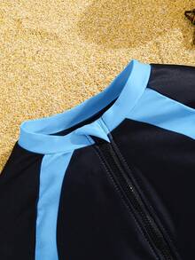 SHEIN Bộ đồ bơi liền thân tay ngắn raglan khóa kéo phía trước in hình tia chớp dành cho bé trai tuổi teen, kèm quần short, thích hợp cho bãi biển, bơi lội, lướt sóng. - Màu xanh nhạt - Xem 6