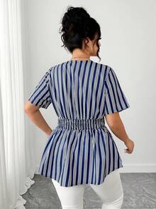 Elenzga Camisa ajustada de manga corta con cuello en V y rayas para mujer de talla grande - Azul Marino - Ver 2