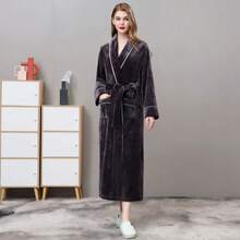 SHEIN 超柔软珊瑚绒浴袍 - 速干、不掉毛、透气 | 男女皆宜 | 时尚设计 - 彩色 - 查看 6
