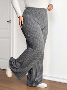 SHEIN CURVE+ Quần ống loe ôm sát màu đen gân sọc dành cho nữ cỡ lớn, thích hợp cho mùa Thu/Đông. - Màu xám đen - Xem 5