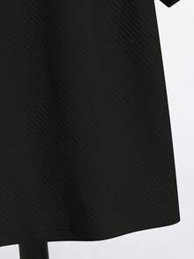 SHEIN 青少年男童休闲舒适时尚百搭短袖圆领T恤，采用柔软质感面料，适合春秋夏季节穿着，是日常穿着、户外活动、上学、街头风、派对和休闲活动的理想之选。 - 黑色 - 查看 6