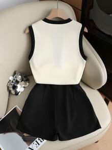 Franclia 新款女士时尚休闲金色纽扣无袖黑白撞色上衣+黑色百搭长裤套装，春夏休闲通勤装 - 黑色 - 查看 2