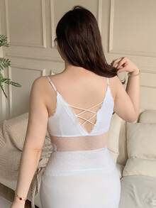 Dazy Plus 加大码弹力紧身网纱露脐吊带背心内衣女款 - 白色 - 查看 2