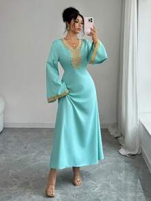 Elenzga 女士优雅金色蕾丝边V领装饰连衣裙，A字廓形凸显腰线，撞色蕾丝边设计，春夏新款，女士圣诞派对装扮，适合情人节约会、下午茶、通勤、派对、感恩节、返校季、乡村音乐节、约会之夜、生日及日常穿着。另有土耳其蓝连衣裙、阿拉伯风格连衣裙可供选择。 - 綠色 - 查看 7