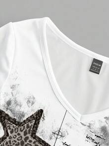 Attitoon Áo thun nữ tay dài cổ chữ V ôm sát phong cách retro punk Y2K, họa tiết ngôi sao và chất liệu denim rách, thời trang Gothic Cybersigilism Hip-Hop Gyaru, đa năng cho mùa thu/đông, phong cách thường ngày và dự tiệc sân bay. - trắng - Xem 2