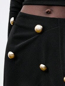 SHEIN Tall CURVE Chân váy đen dáng xòe bất đối xứng, thiết kế thời trang mùa hè dành cho nữ cỡ lớn, trang trí cúc áo, thích hợp cho sinh hoạt hàng ngày, đi làm, đi học, đi dạy, họp hành, đi chơi, thư giãn, mùa hè cho nữ, ngày Valentine cho nữ, dự tiệc, phong cách thường ngày cho nữ. Chân váy đen dáng xòe bất đối xứng, trang trí cúc vàng. - màu đen - Xem 8