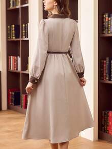 Vintamour 复古经典学院风女式连衣裙，秋冬季，修身剪裁，撞色领连衣裙，不对称领连衣裙，系带连衣裙，长袖连衣裙，浅卡其色连衣裙 - 卡其色 - 查看 2