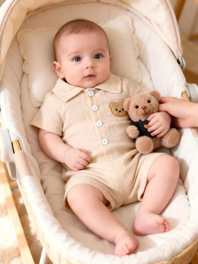 SHEIN 2件套新生儿春夏休闲风套装，小熊图案印花上衣和小熊图案印花短裤，新生儿中性套装，竹纤维短袖婴儿连体衣，100%纯棉柔软褶皱面料，小熊图案，百搭休闲风，适合1-9个月宝宝