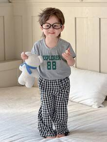 DAZY 男童休闲英文字母印花短袖T恤和格子宽松睡裤套装 - 灰色 - 查看 2