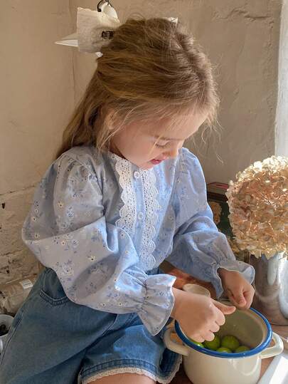 DAZY Young Girl Ditsy Floral Lace Trim Loose Blouse Spring