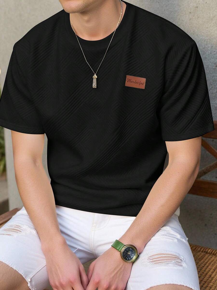 SHEIN 青少年男童休闲舒适时尚百搭短袖圆领T恤，采用柔软质感面料，适合春秋夏季节穿着，是日常穿着、户外活动、上学、街头风、派对和休闲活动的理想之选。 - 黑色 - 查看 1