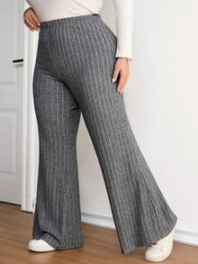 SHEIN CURVE+ Quần ống loe ôm sát màu đen gân sọc dành cho nữ cỡ lớn, thích hợp cho mùa Thu/Đông. - Màu xám đen - Xem 7