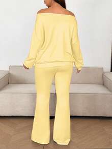 Sunnyshic Bộ đồ nữ cỡ lớn gồm áo lệch vai và quần ống loe (2 món) - Màu vàng - Xem 2