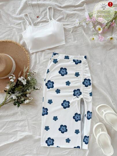 Soleia Conjunto de 2 piezas de top de tirantes finos blanco y falda con estampado floral azul de dobladillo dividido, estilo casual de vacaciones para mujer. Verano, salir, chica de isla vintage, vacaciones en la playa, romántico, vibras de vacaciones