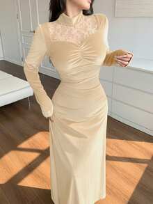 Feyla 女士撞色蕾丝立领长袖褶皱优雅连衣裙长款晚礼服 - 杏色 - 查看 3