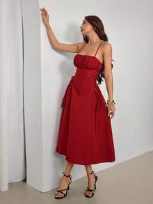 SHEIN PETITE 红色约会之夜长裙，胸部褶皱系带侧边吊带裙 - 紅色 - 查看 4