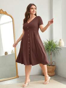 SHEIN Clasi 大码女式V领短袖单排扣休闲连衣裙 - 棕色 - 查看 4