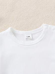 SHEIN Bộ 2 món cho bé sơ sinh: áo cổ tròn, hở vai, tay ngắn và áo liền quần kẻ sọc thêu tai, dễ thương và thời trang, thích hợp mặc ở nhà, hàng ngày và các hoạt động ngoài trời. - Xanh và trắng - Xem 4