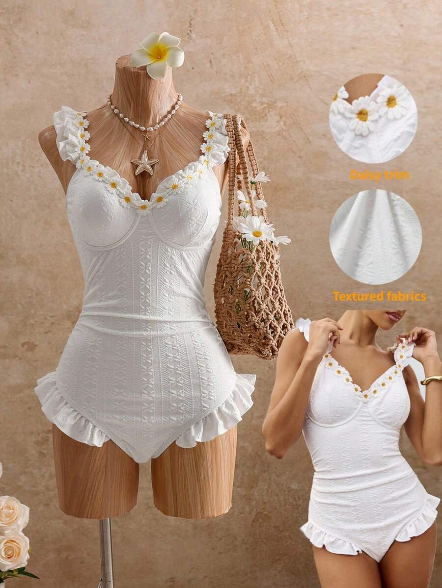 Bellisia Đồ bơi một mảnh xếp nếp đính hoa cúc họa tiết kỳ nghỉ dành cho nữ - Màu be - Xem 1