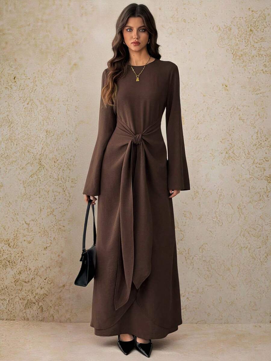 SHEIN Tall 2025年夏初秋新款，适合生日派对、毕业季、日常出行、百搭休闲度假、邮轮旅行、海滩日光浴等场合，网络热销，休闲优雅，通勤派对皆宜，圆领，长袖，喇叭袖口，腰部系带设计，修身超长连衣裙，棕色女士长裙 -A - 棕色 - 查看 1