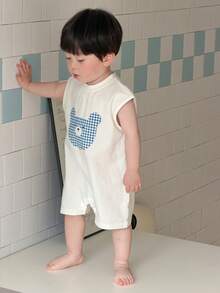 Dazy Kids 婴儿/幼儿男童卡通格子熊贴花无袖舒适连体衣 - 白色 - 查看 5